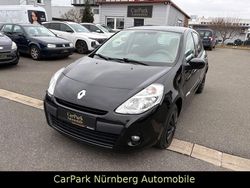 Schwarz Gebraucht 2013 Renault Clio III Collection Kleinwagen | 5.599 € (Etwas zu teuer)