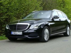 Schwarz Gebraucht 2015 Mercedes C180 Kombi | 10.900 € (Fairer Preis)