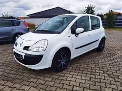 Weiß Gebraucht 2011 Renault Modus Van / Kleinbus | 4.995 € (Teuer)