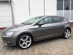 Grau Gebraucht 2015 Seat Leon Reference Limousine | 9.000 € (Etwas zu teuer)
