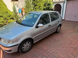 Silber Gebraucht 2001 VW Polo Kleinwagen | 1.800 € (Etwas zu teuer)