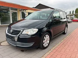 Schwarz Gebraucht 2010 VW Touran Trendline Van / Kleinbus | 3.450 € (Fairer Preis)