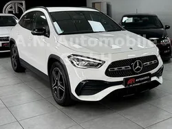 Weiß Gebraucht 2021 Mercedes GLA250 AMG line SUV | 29.900 € (Superpreis)