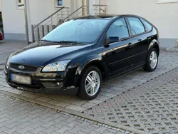Schwarz Gebraucht 2006 Ford Focus Ghia Kleinwagen | 3.599 € (Etwas zu teuer)