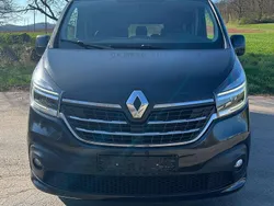 Schwarz midnight Gebraucht 2020 Renault Trafic Life Van | 28.900 €