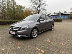 Mountaingrau met. Gebraucht 2013 Mercedes B180 Van / Kleinbus | 10.950 € (Fairer Preis)