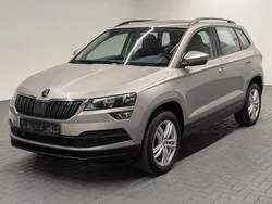 Beige (cappuccinobeige metallic Gebraucht 2018 Skoda Karoq Ambition SUV | 18.480 € (Guter Preis)