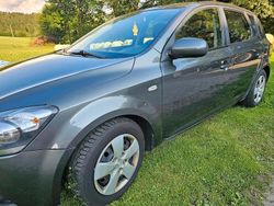 Grau Gebraucht 2010 Kia Ceed Kleinwagen | 2.799 € (Etwas zu teuer)