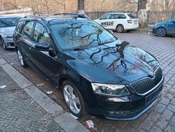 Schwarz Gebraucht 2014 Skoda Octavia Kombi | 7.200 € (Superpreis)
