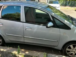 Silber Gebraucht 2005 Mitsubishi Colt Kleinwagen | 700 €