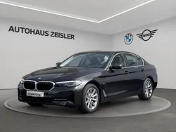 Sophistograu brillanteffekt Gebraucht 2022 BMW 530e Limousine | 36.620 € (Superpreis)