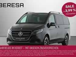 Graphitgrau Gebraucht 2024 Mercedes V220 Style Van / Kleinbus | 61.580 €