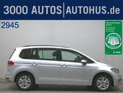 Weiß (oryxweiß perlmutteffekt) Gebraucht 2020 VW Touran Highline Van / Kleinbus | 31.790 € (Teuer)
