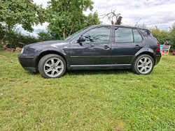 Schwarz Gebraucht 2000 VW Golf IV Limousine | 1.000 € (Superpreis)