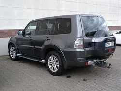 Grau Gebraucht 2016 Mitsubishi Pajero SUV | 16.500 € (Teuer)