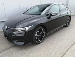 Grau Neu 2025 VW Golf VIII R-line Limousine | 38.749 € (Etwas zu teuer)
