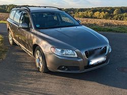 Grau Gebraucht 2010 Volvo V70 Kombi | 10.500 € (Teuer)