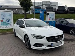 Weiß Gebraucht 2018 Opel Insignia Exklusiv Limousine | 20.000 € (Fairer Preis)