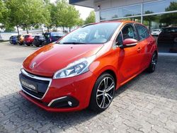 Orange Gebraucht 2018 Peugeot 208 Active Kleinwagen | 8.990 € (Etwas zu teuer)