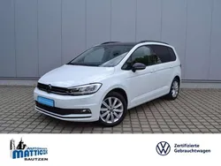 Weiß Gebraucht 2024 VW Touran Highline Van / Kleinbus | 37.440 € (Etwas zu teuer)