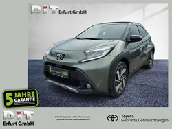 Cardamon green (6w4)/ black mi Gebraucht 2022 Toyota Aygo X-plore Kleinwagen | 15.890 € (Guter Preis)