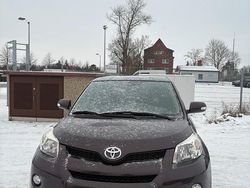 Violet Gebraucht 2009 Toyota Urban Cruiser SUV | 5.200 €