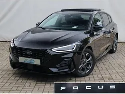 Obsidianschwarz Gebraucht 2024 Ford Focus ST-Line X Limousine | 25.460 € (Guter Preis)