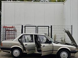 Gold Gebraucht 1989 BMW 316 Limousine | 4.200 €