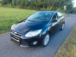 Schwarz Gebraucht 2011 Ford Focus Limousine | 5.900 € (Guter Preis)