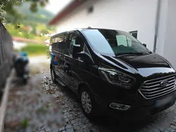 Schwarz Gebraucht 2020 Ford Tourneo Custom Van / Kleinbus | 32.100 € (Fairer Preis)