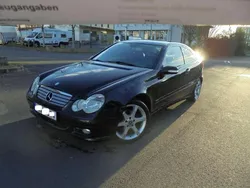 Schwarz Gebraucht 2007 Mercedes C220 Coupé | 3.000 € (Guter Preis)