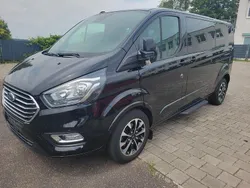 Schwarz Gebraucht 2019 Ford Tourneo Custom Van / Kleinbus | 28.999 € (Fairer Preis)