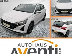 Weiß Neu 2024 Hyundai i20 Trend Limousine | 19.379 € (Guter Preis)