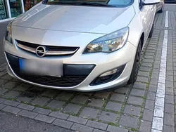Grau Gebraucht 2013 Opel Astra Sport Limousine | 3.700 € (Fairer Preis)