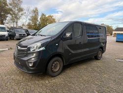 Schwarz Gebraucht 2016 Opel Vivaro Van / Kleinbus | 4.000 € (Fairer Preis)
