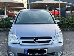 Grau Gebraucht 2006 Opel Meriva Van / Kleinbus | 3.500 € (Fairer Preis)