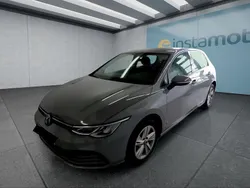 Grau Gebraucht 2022 VW Golf VIII Kleinwagen | 19.849 € (Guter Preis)