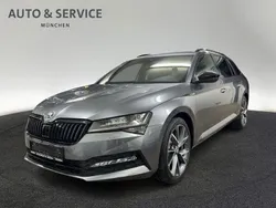Andere farbe Neu 2024 Skoda Superb SportLine Kombi | 43.960 € (Superpreis)