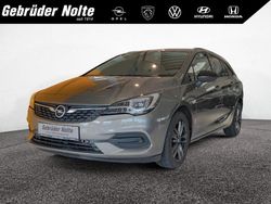 Grau / Gebraucht 2021 Opel Astra Design & Tech Kombi | 16.950 € (Etwas zu teuer)