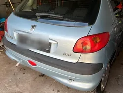 Blau Gebraucht 2006 Peugeot 206 Kleinwagen | 650 € (Superpreis)