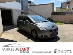 Grau Gebraucht 2012 Peugeot 5008 Allure Van / Kleinbus | 5.990 € (Fairer Preis)