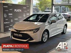 Weiß Gebraucht 2021 Toyota Corolla Hybrid Club Limousine | 19.490 € (Fairer Preis)