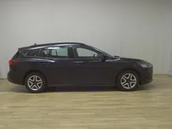 Schwarz Gebraucht 2023 Ford Focus Cool & Connect Kombi | 11.780 € (Superpreis)