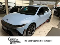 Blau (performance blue (matt)) Neu 2024 Hyundai Ioniq 5 SUV | 68.900 € (Teuer)