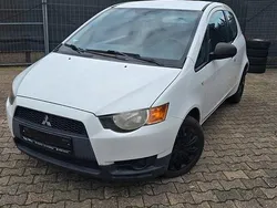 Weiß Gebraucht 2009 Mitsubishi Colt Inform Kleinwagen | 3.900 € (Teuer)