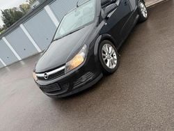 Schwarz Gebraucht 2006 Opel Astra Cabriolet Cabrio | 2.400 € (Guter Preis)