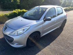 Grau Gebraucht 2013 Peugeot 206+ Kleinwagen | 3.990 € (Etwas zu teuer)