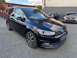 Schwarz Gebraucht 2016 VW Touran Highline Van / Kleinbus | 14.499 € (Fairer Preis)
