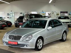 Silber Gebraucht 2006 Mercedes E200 Limousine | 11.990 €