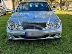 Silber Gebraucht 2005 Mercedes E220 Limousine | 4.999 €